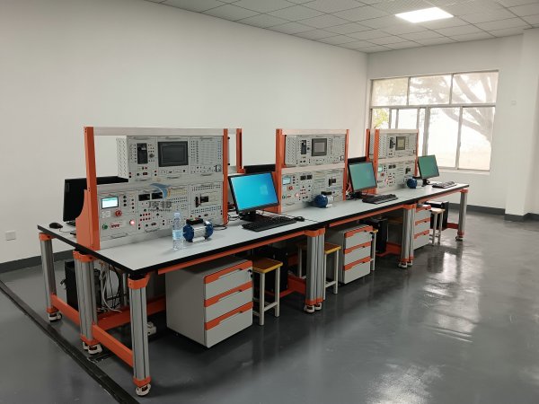 PLC��늚���ƾC�ό�Ӗ�_