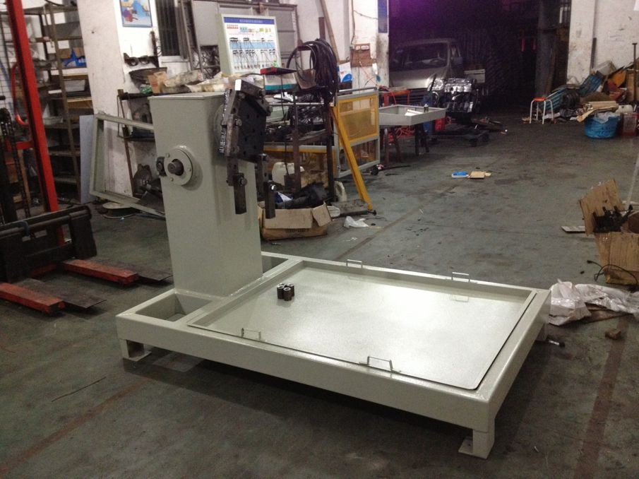 超大型發(fā)動機翻轉(zhuǎn)架