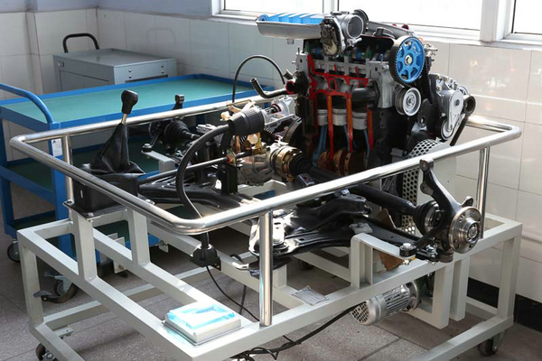 汽車發(fā)動機(jī)拆裝實訓(xùn)室