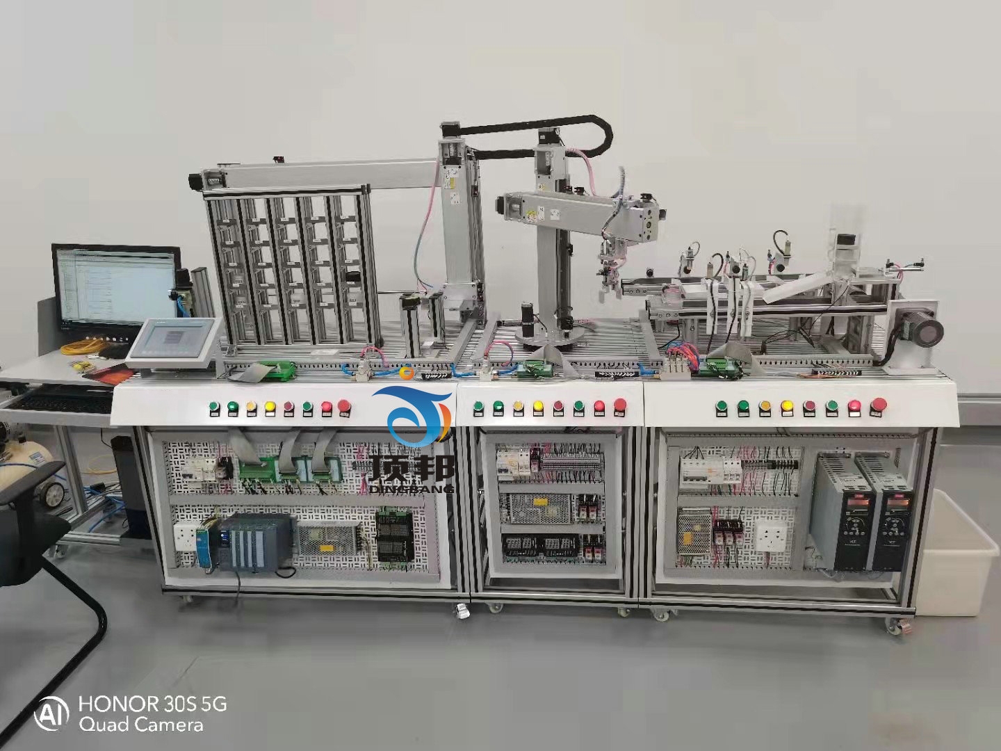 �����}���Ԅӻ����ϵ�y(t��ng)