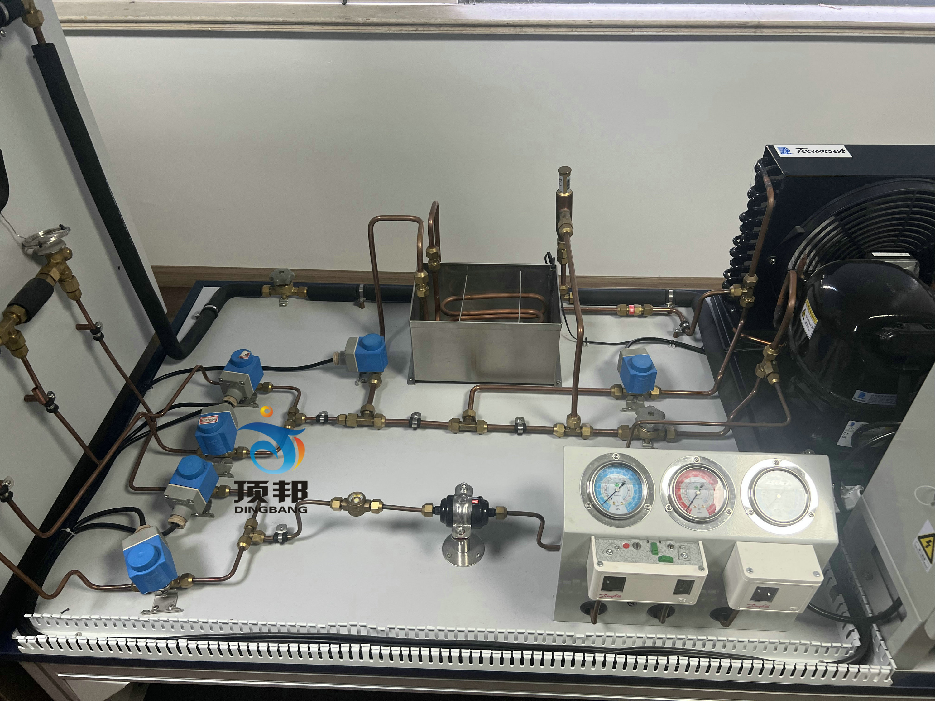 現(xiàn)代制冷裝調(diào)技術(shù)綜合實(shí)訓(xùn)考核設(shè)備