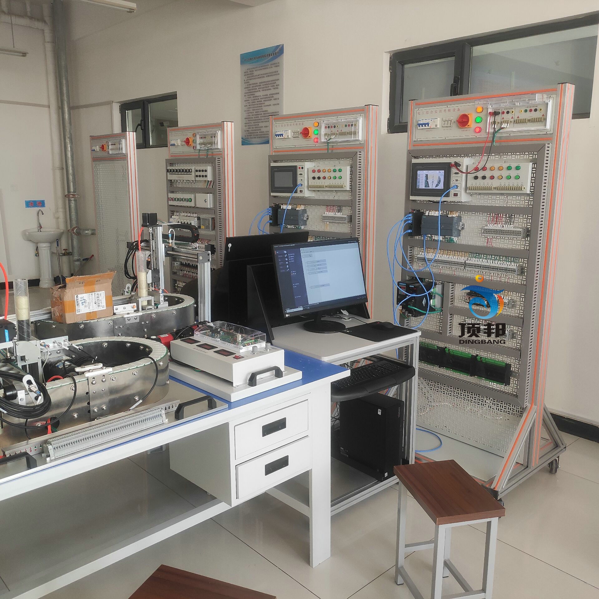 電工綜合實(shí)訓(xùn)考核設(shè)備