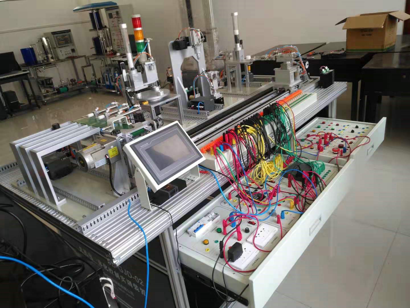 光機(jī)電一體化控制實(shí)訓(xùn)設(shè)備