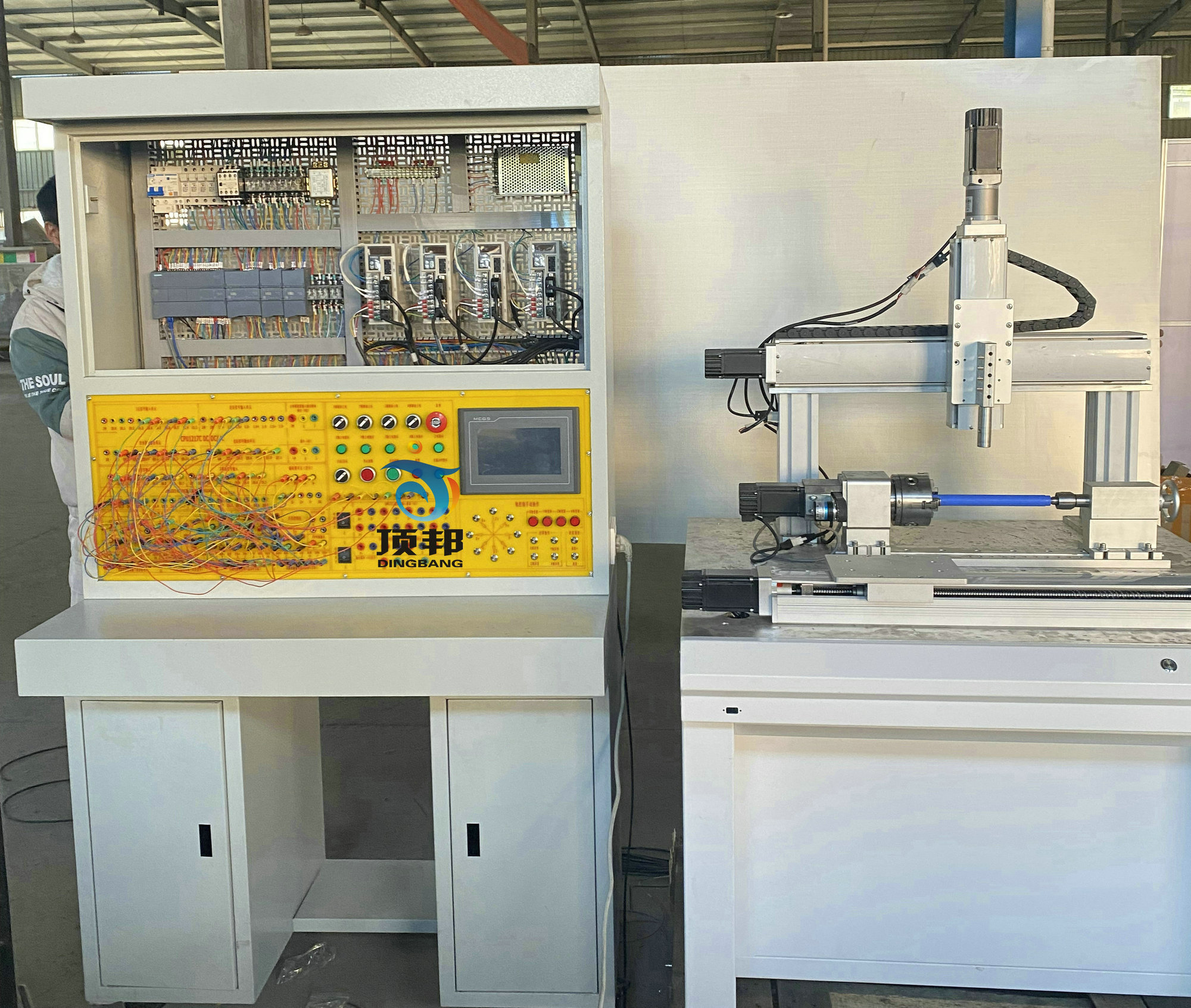 四軸運(yùn)動(dòng)控制實(shí)訓(xùn)裝置