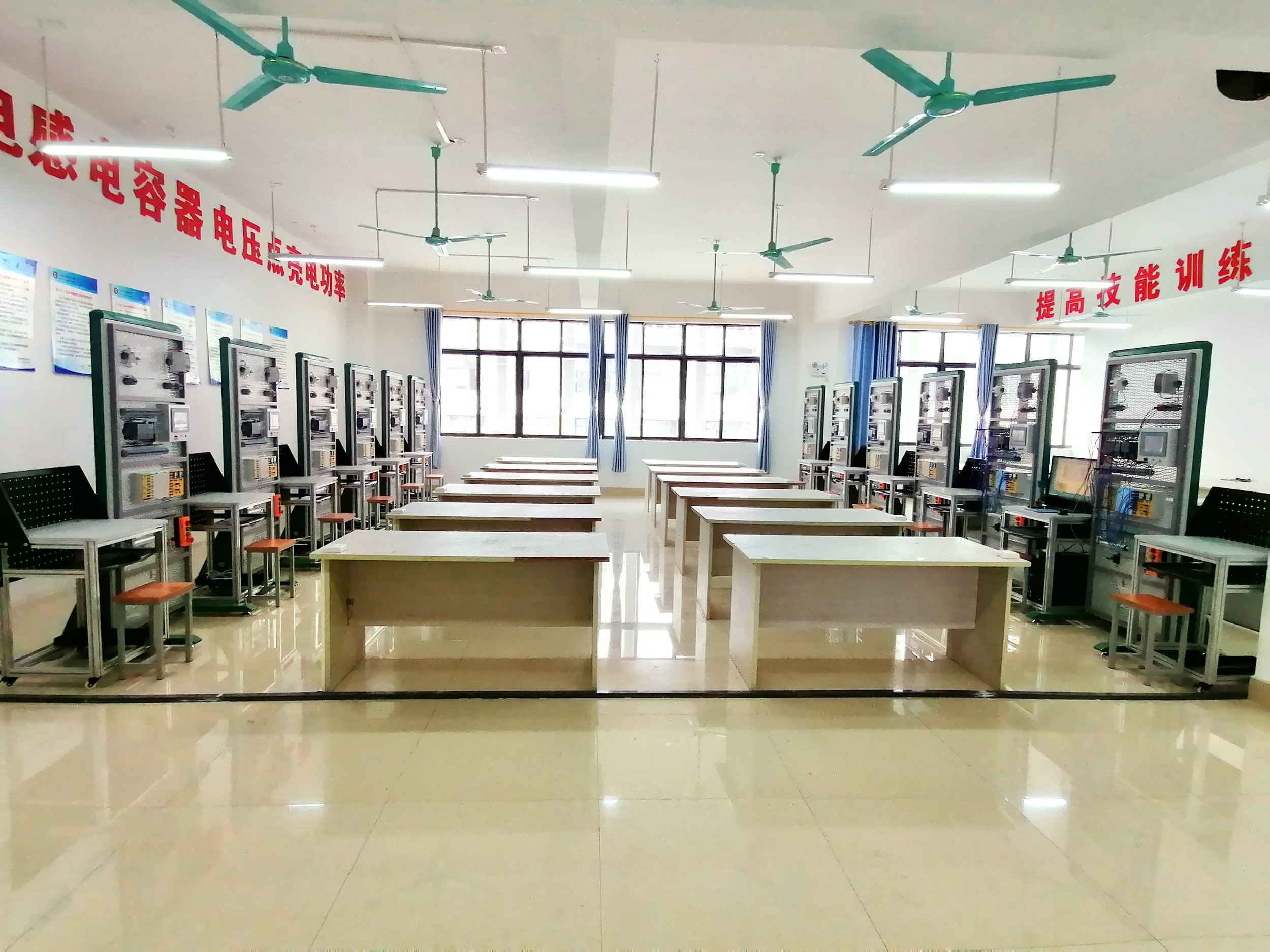 工業(yè)自動化網(wǎng)絡(luò)控制實訓(xùn)平臺