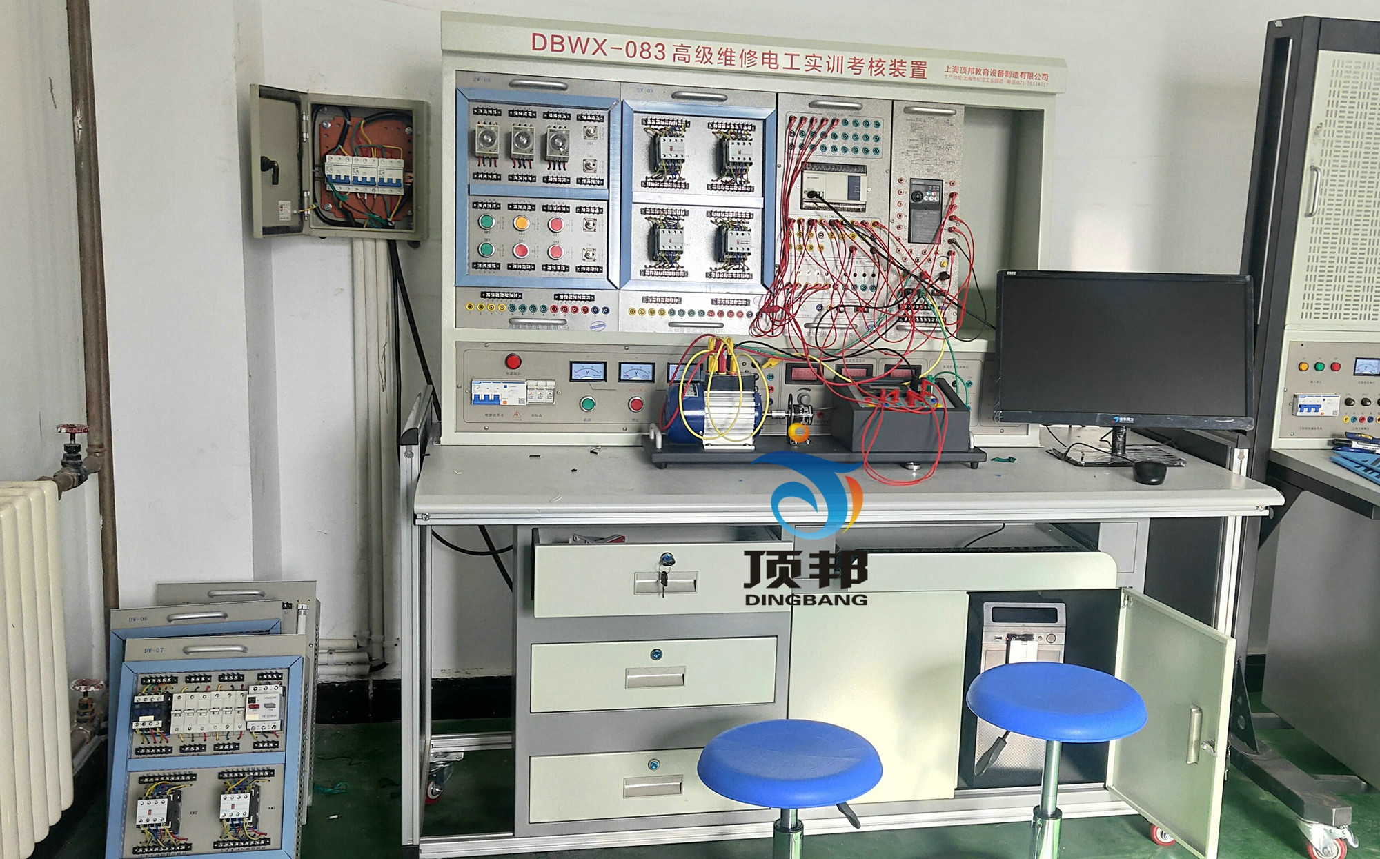 高級(jí)維修電工實(shí)訓(xùn)考核裝置