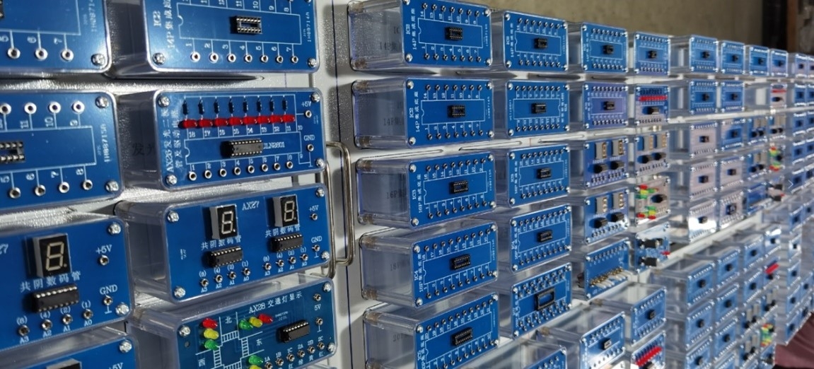 透明有機(jī)塑料封閉元件盒正側(cè)面圖