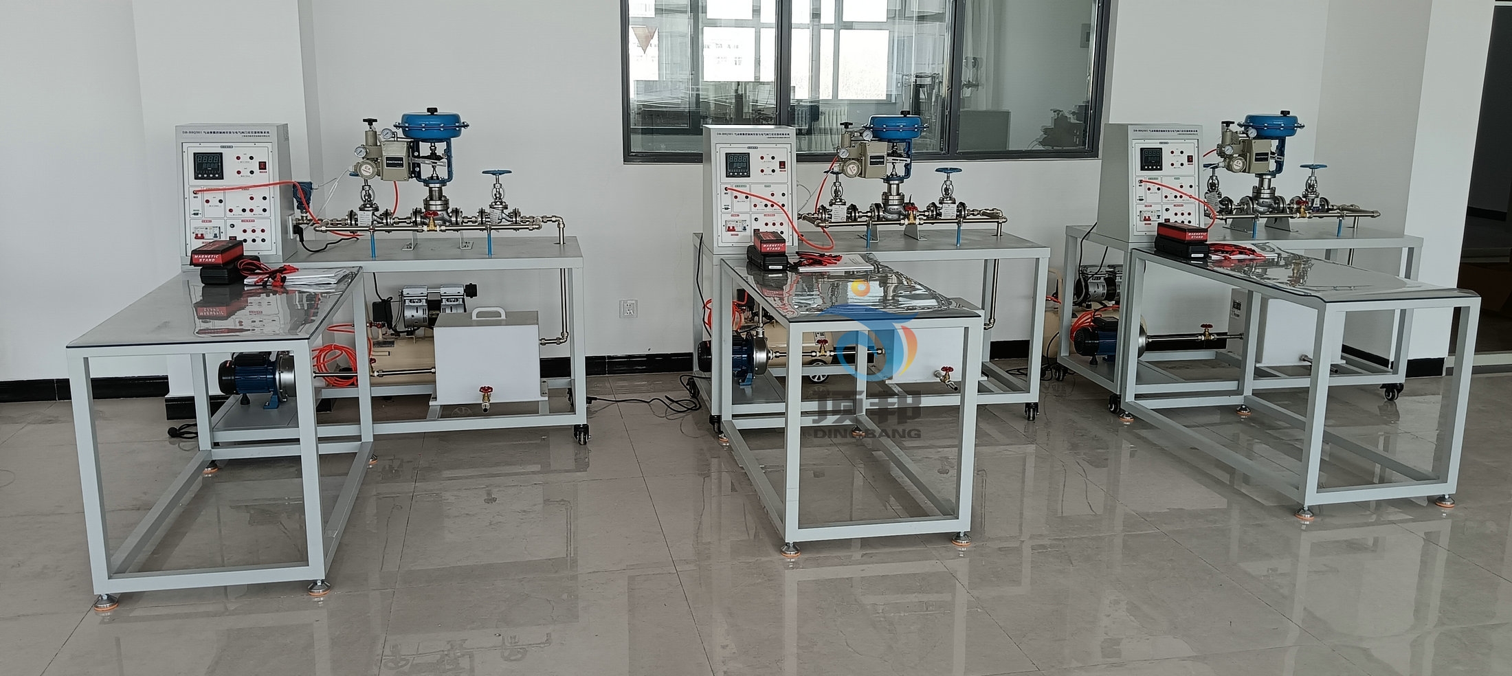 ������Ԫ������(sh��)Ӗ(x��n)�b��