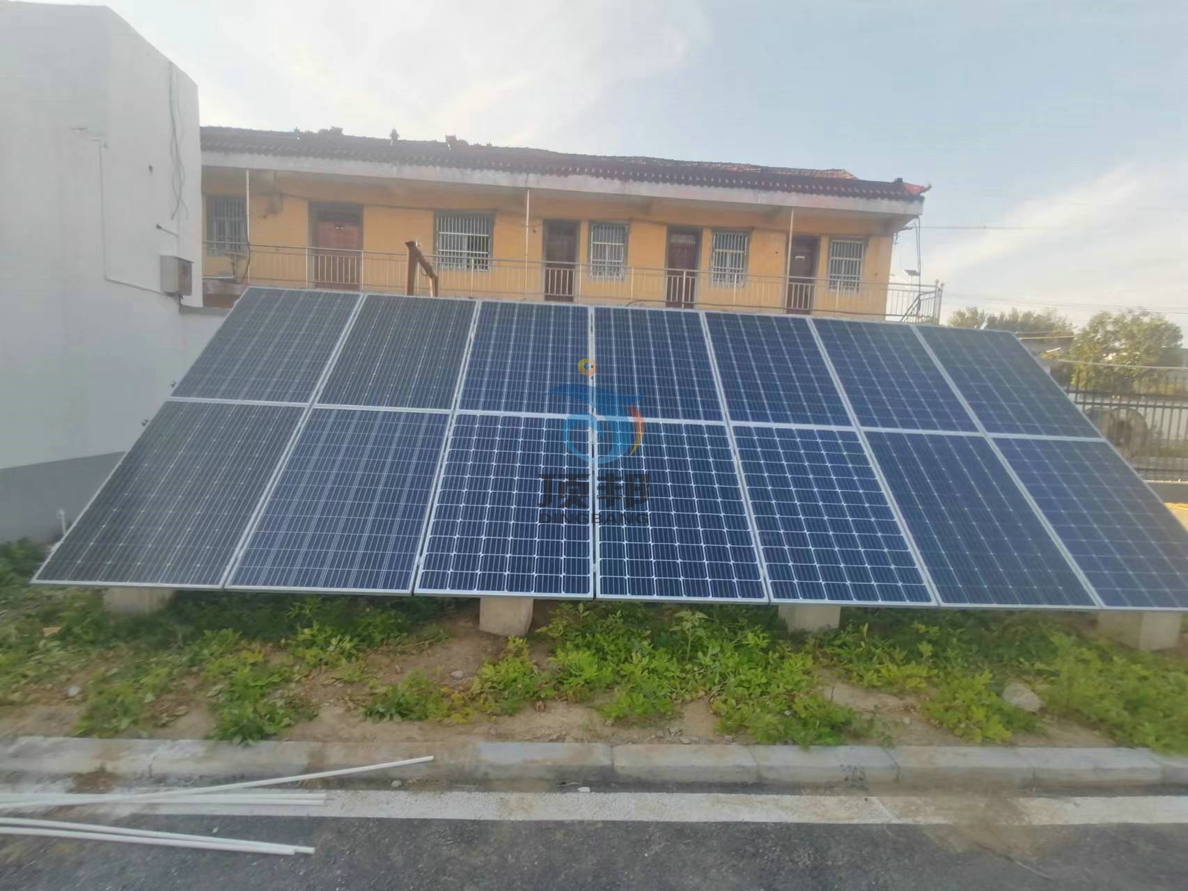 分布式光伏并網(wǎng)發(fā)電實(shí)訓(xùn)裝置