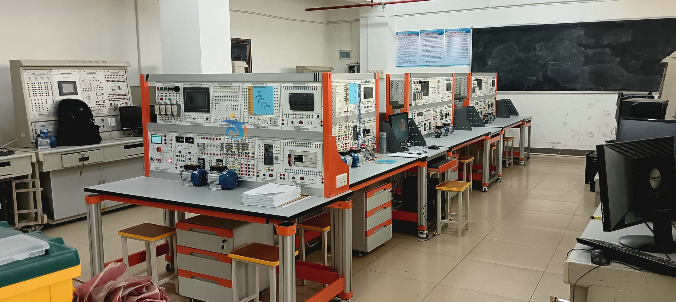 智能型高級維修電工實訓(xùn)裝置