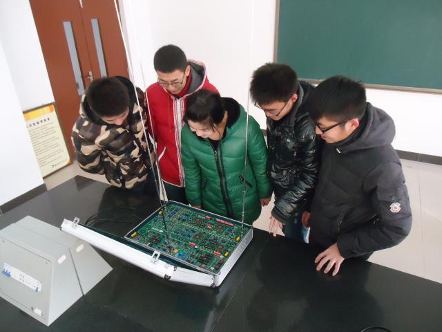 移動(dòng)通信實(shí)驗(yàn)室